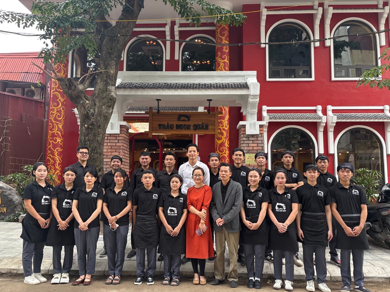 Hoang Truong with his restaurant team